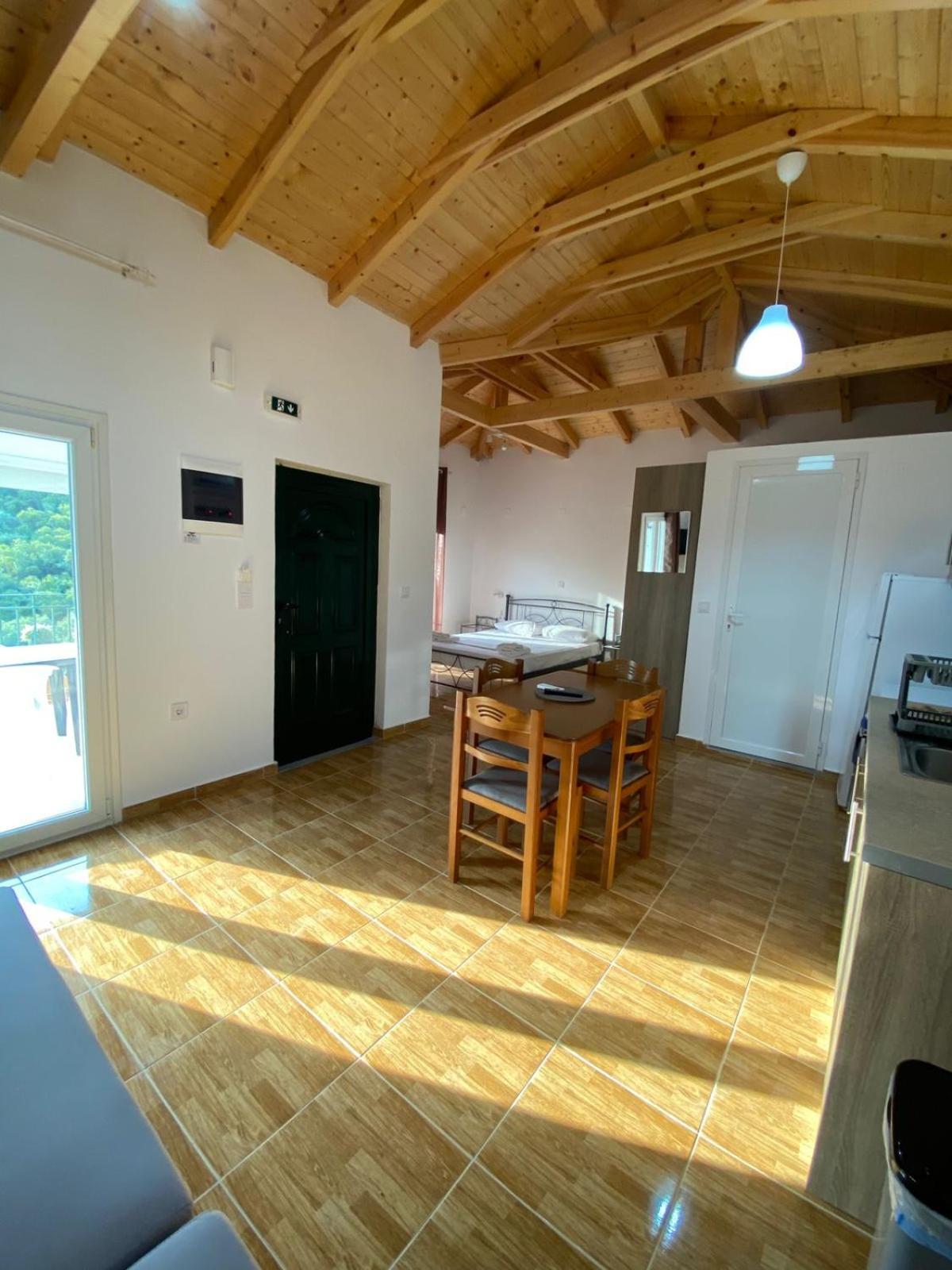 Babis Apartment Áyios Nikítas Exterior foto